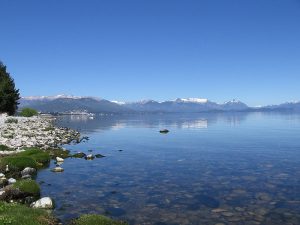 800px-Lago_Nahuel_Huapi