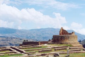 800px-Ecuador_ingapirca_inca_ruins[1]