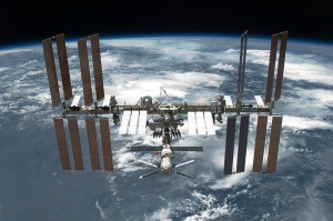 800px-STS-134_International_Space_Station_after_undocking[1]