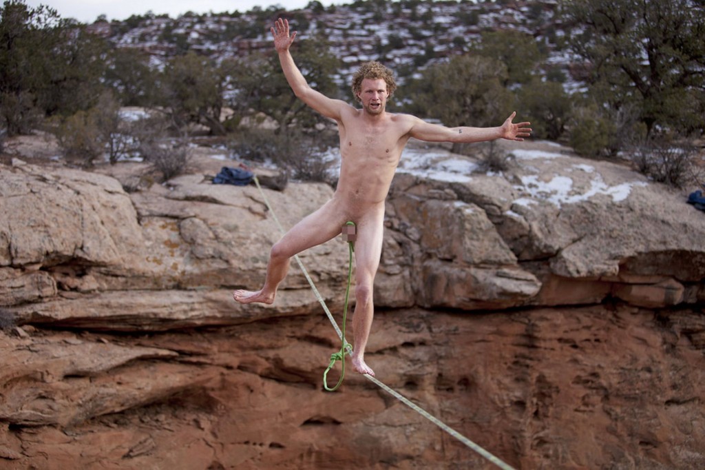 Naked-Slackliners-2858316[1]