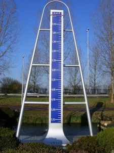 640px-Monument_laagste_punt_van_Nederland[1]