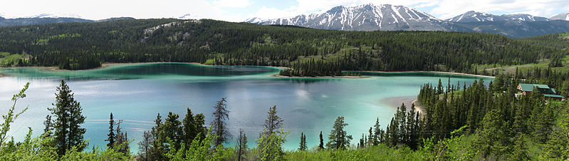 799px-Emerald_Lake_panoramic,_Yukon,_Canada[1]