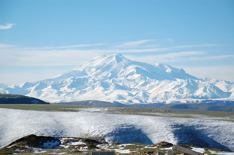 800px-Mount_Elbrus_May_2008[1]