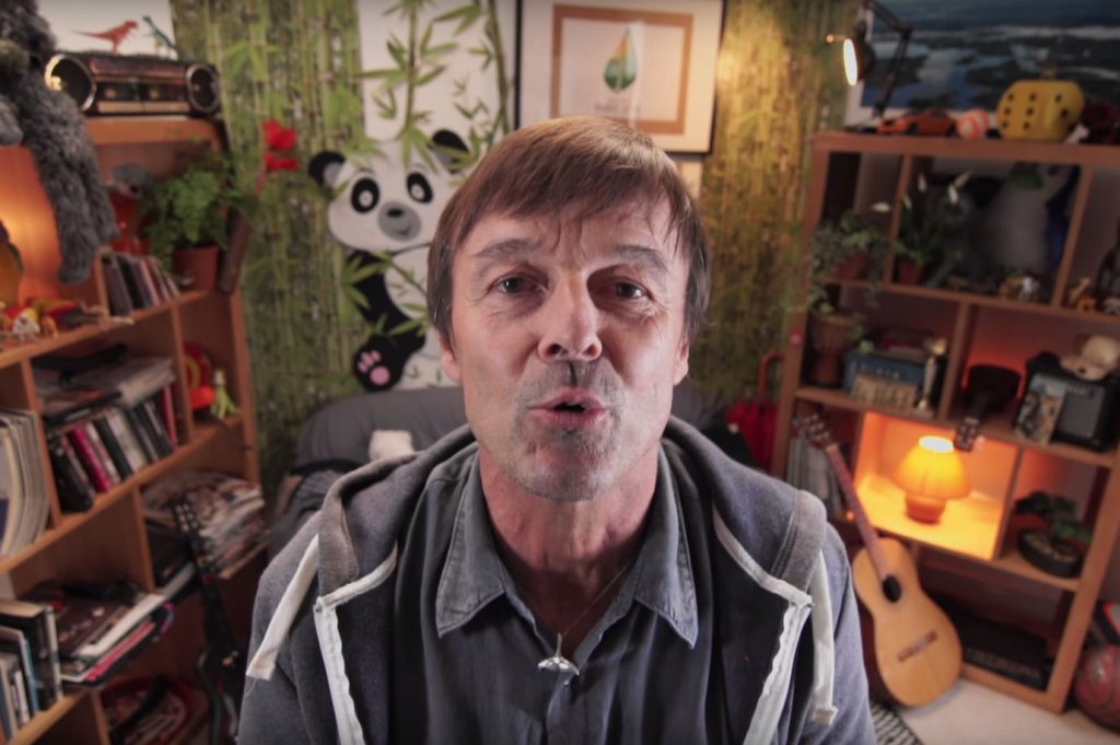 10184056-cop21-nicolas-hulot-break-the-internet[1]