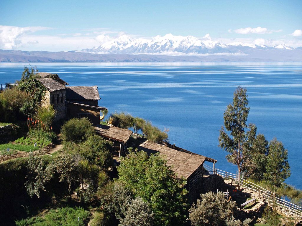 Lake_Titicaca_on_the_Andes_from_Bolivia[1]