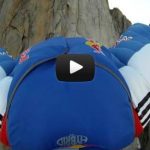 Valery Rozov saute en Wingsuit aux Petits Drus