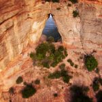 Enfin la vidéo du vol incroyable en Wingsuit d’Alexander Polli à travers une cavité très étroite d’une montagne