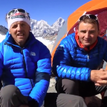 Bagarre sur l’Everest à 7.200 m d’altitude entre des sherpas et les 2 alpinistes Ueli Steck et Simone Moro