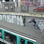 Paris : il saute sur le toit d’une rame de métro