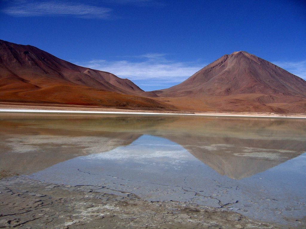 1280px-Laguna_Verde1,_Bolivia[1]