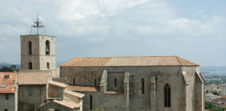 Guide des lieux et des monuments pour visiter Hyères (Var)