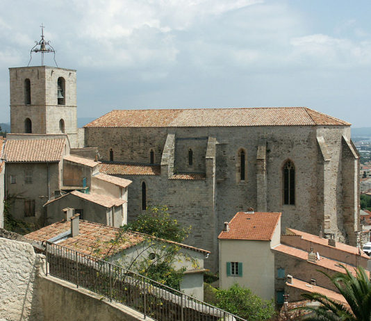 Guide des lieux et des monuments pour visiter Hyères (Var)