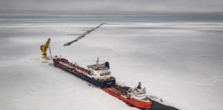 Arctique : Nouvelle frontière — Une double expédition polaire par Yuri Kozyrev & Kadir van Lohuizen