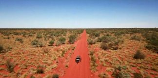 Premières images de l’expédition Solar off-road avec Charles Hedrich dans le désert de Simpson