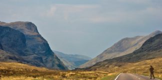 3 jeunes français vont se lancer dans la traversée des Highlands en Ski roue