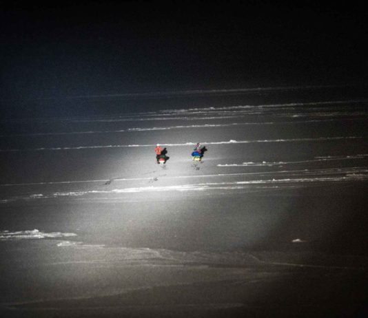Deux autres explorateurs polaires quittent le Lance et partent à la rencontre de Børge Ousland et Mike Horn