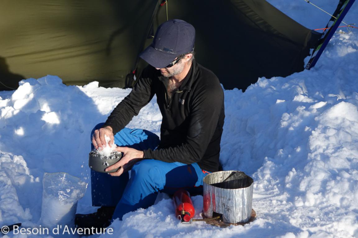 L'ancre à neige, l'arme absolue du bivouac hivernal